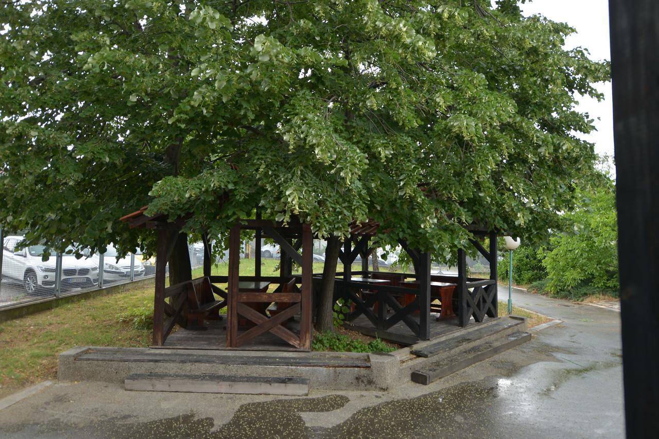Guesthouse Duga Belgrad Exterior foto