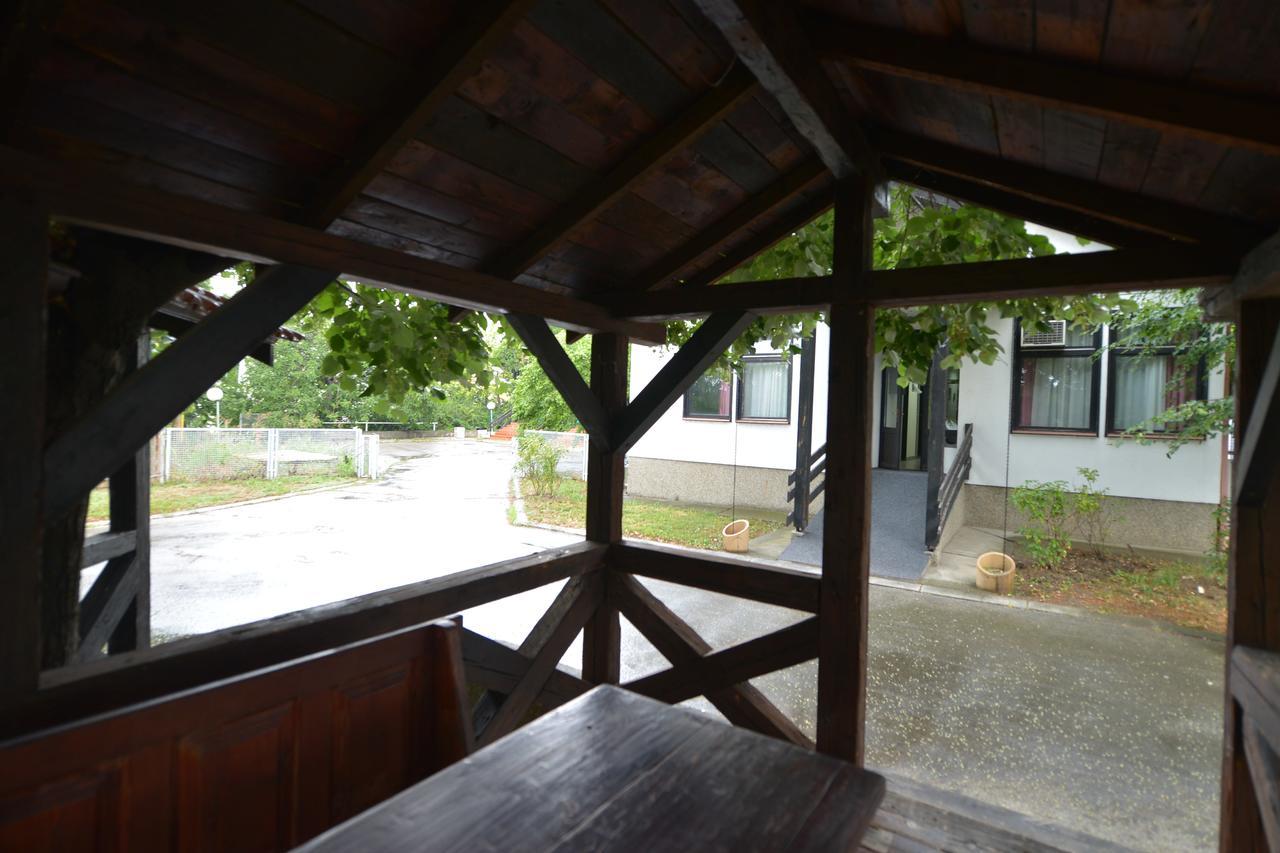 Guesthouse Duga Belgrad Exterior foto